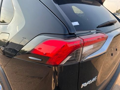 Used 2019 Toyota RAV4 Limited w/ Advanced Technology Package AWD/4WD image 11