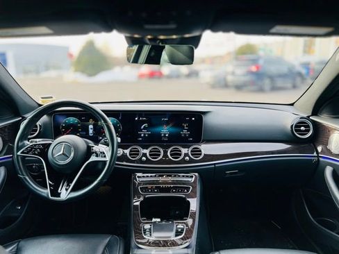 Used 2023 Mercedes-Benz E 350 4MATIC Sedan image 11