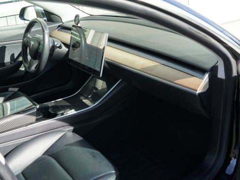 Used 2019 Tesla Model 3 Standard Range Plus image 31