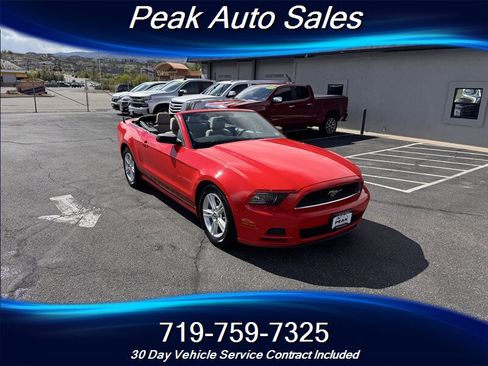 Used 2014 Ford Mustang Convertible RWD image 9