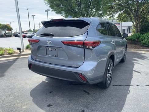 Used 2022 Toyota Highlander XLE image 8