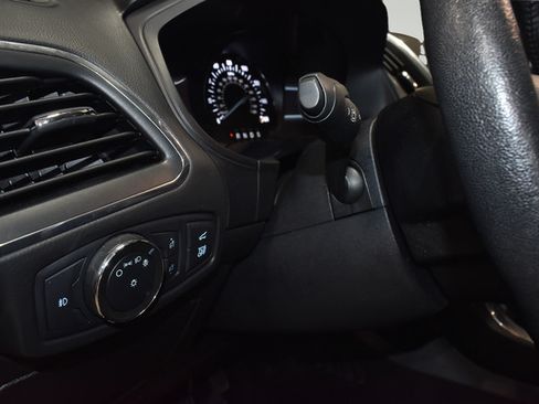Used 2022 Ford Edge Titanium AWD/4WD image 18