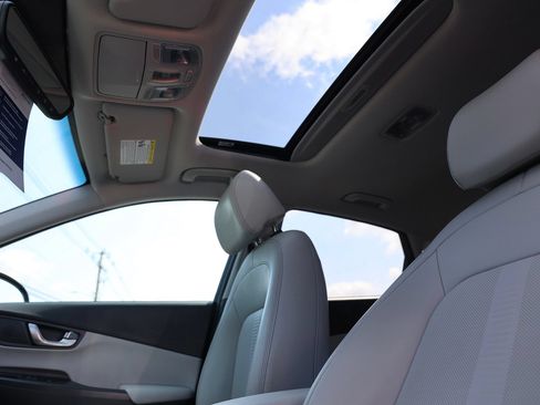 Used 2023 Hyundai Kona Limited w/ Cargo Package FWD image 19