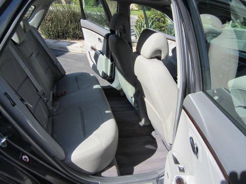 Used 2011 Hyundai Azera Limited FWD image 18
