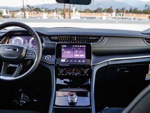 New 2025 Jeep Grand Cherokee L Laredo w/ Luxury Tech Group I image 13