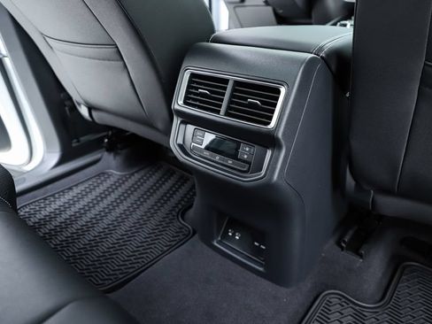 New 2026 Volkswagen Atlas SE FWD image 79
