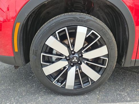 Used 2025 Mitsubishi Outlander SE AWD/4WD image 29