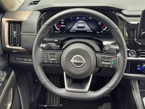 Used 2024 Nissan Pathfinder Platinum FWD image 22