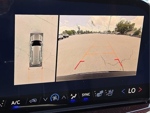 Used 2026 Chevrolet Traverse RS image 17