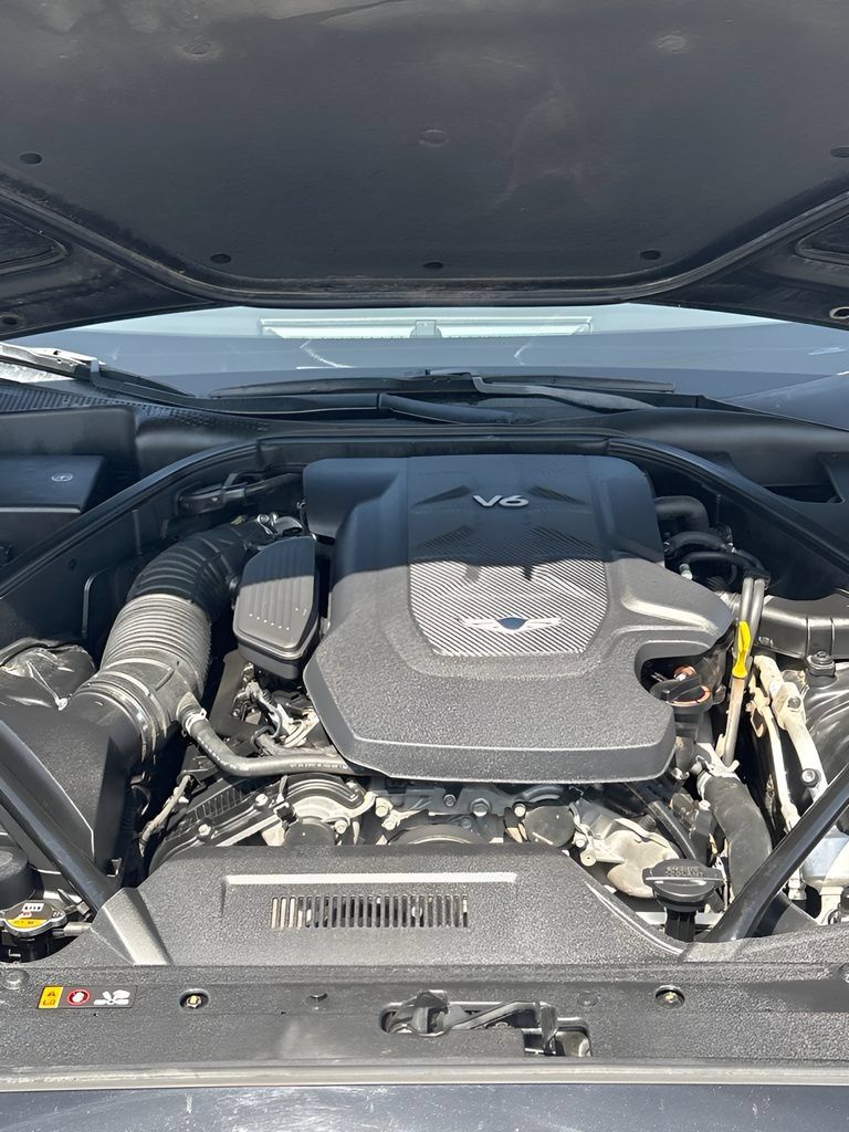 Used 2018 Genesis G80 3.8 RWD image 11