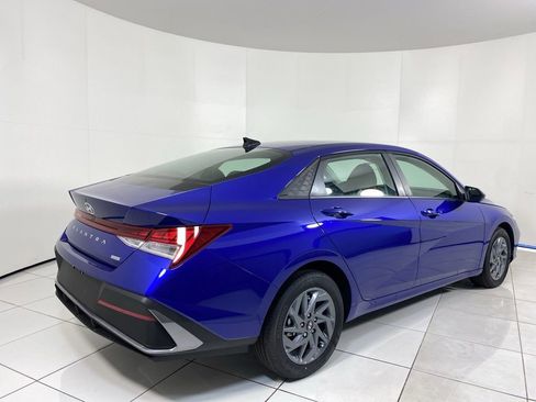 New 2025 Hyundai Elantra Hybrid FWD image 5