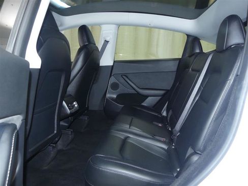 Used 2023 Tesla Model Y Long Range AWD/4WD image 18