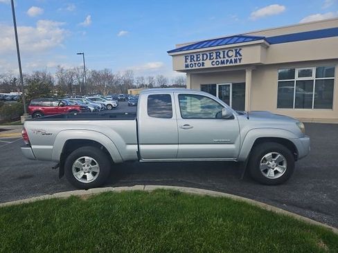 Used 2009 Toyota Tacoma 4x4 Access Cab V6 image 3