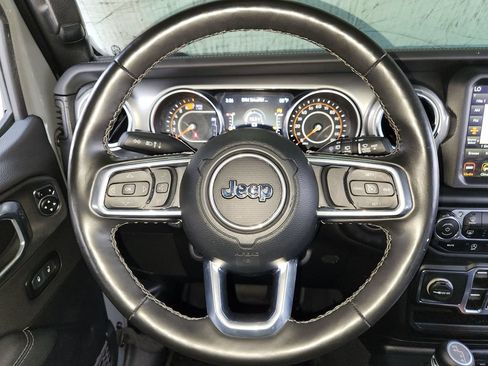 Used 2023 Jeep Wrangler Unlimited Sahara w/ LED Lighting Group AWD/4WD image 25