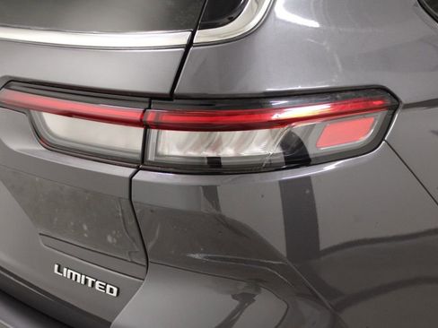 Used 2024 Jeep Grand Cherokee L Limited w/ Luxury Tech Group II image 11