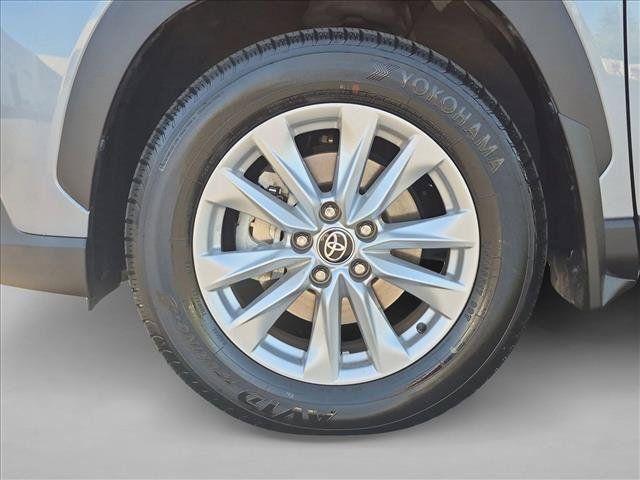 Used 2022 Toyota Corolla Cross LE w/ Moonroof Package AWD/4WD image 23