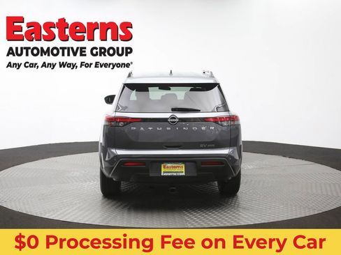 Used 2022 Nissan Pathfinder SV AWD/4WD image 40