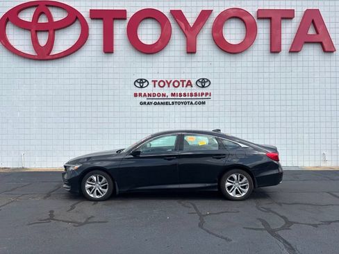 Used 2018 Honda Accord LX image 4