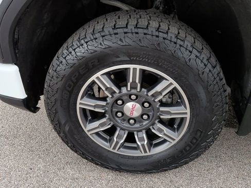 Used 2024 GMC Sierra 1500 AT4 w/ Technology Package AWD/4WD image 51