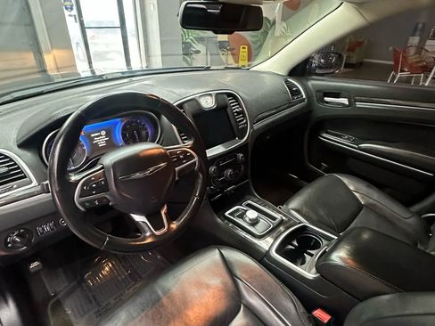 Used 2016 Chrysler 300 Limited image 11
