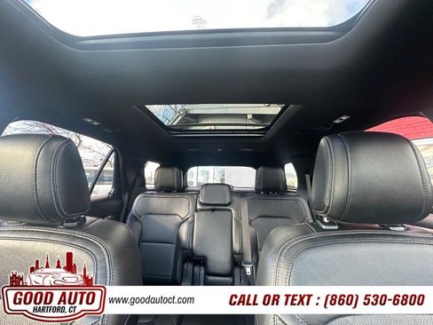 Used 2018 Ford Explorer Limited w/ Ford Safe & Smart Package image 16