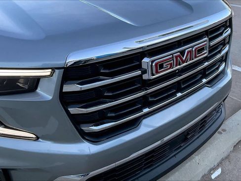 Certified 2025 GMC Acadia Elevation image 29