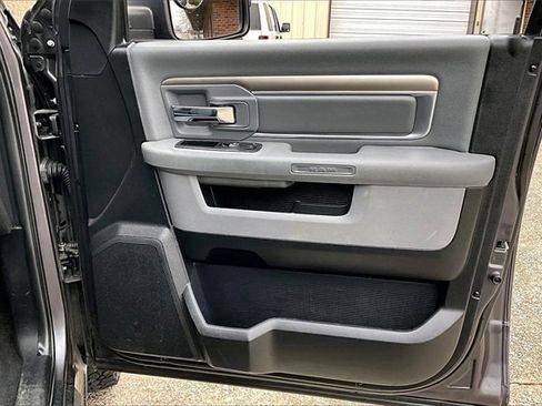 Used 2017 RAM 1500 Classic SLT image 24