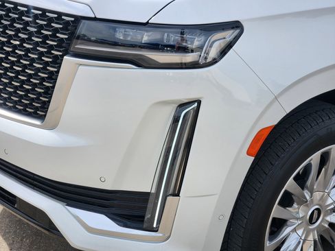 Certified 2023 Cadillac Escalade ESV Premium Luxury AWD/4WD image 29
