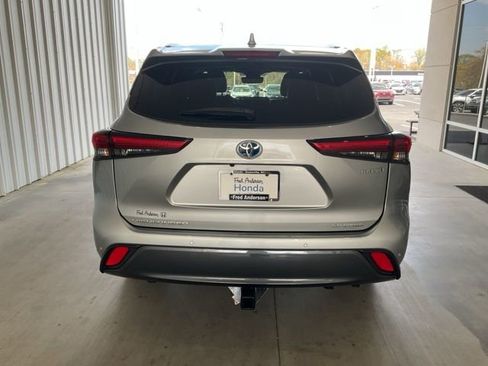 Used 2023 Toyota Highlander Limited image 25