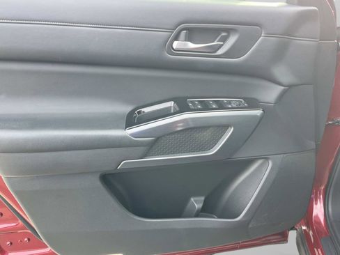 Used 2022 Nissan Pathfinder SL w/ SL Black Package image 26