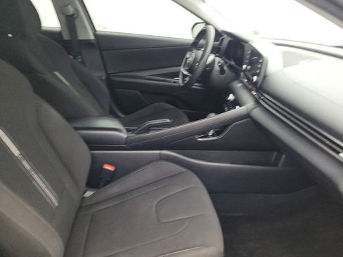 Used 2022 Hyundai Elantra SEL FWD image 21