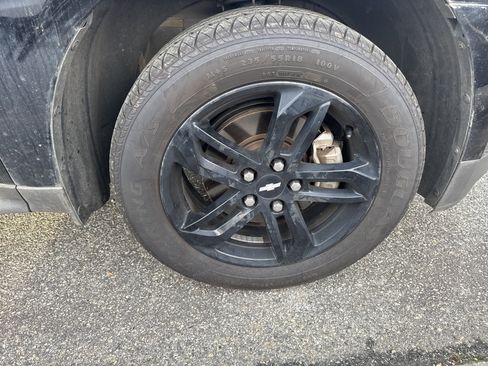 Used 2017 Chevrolet Equinox LT w/ Midnight Edition image 23