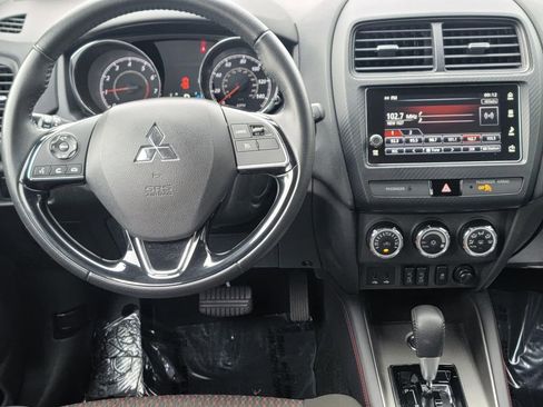 Used 2019 Mitsubishi Outlander Sport ES AWD/4WD image 17
