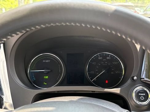Used 2019 Mitsubishi Outlander 4WD Plug-In Hybrid image 13