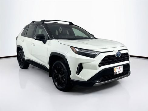 Used 2022 Toyota RAV4 XSE AWD/4WD image 9