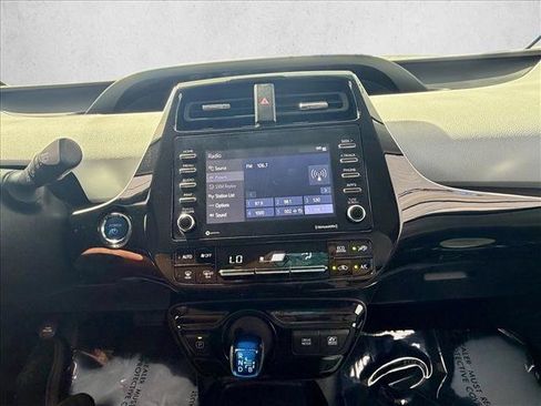 Certified 2022 Toyota Prius LE FWD image 8