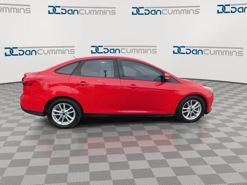 Used 2016 Ford Focus SE FWD image 9