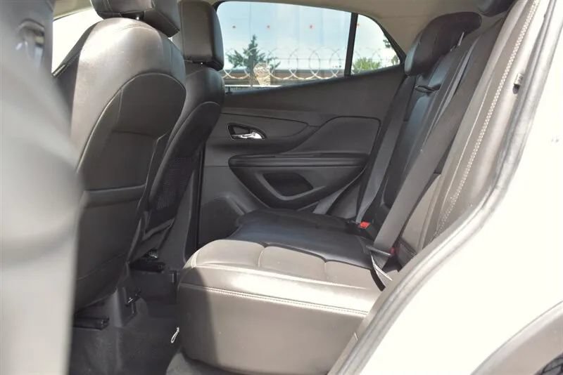 Used 2020 Buick Encore Essence FWD image 27