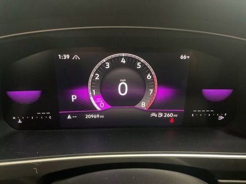 Certified 2024 Volkswagen Tiguan SE R-Line image 20