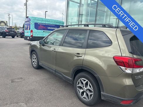 Used 2024 Subaru Forester Premium AWD/4WD image 5