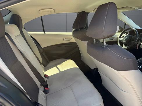 Used 2020 Toyota Corolla LE FWD image 19