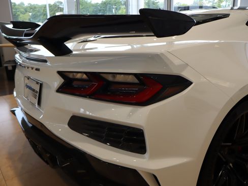 Used 2026 Chevrolet Corvette Z06 RWD image 13