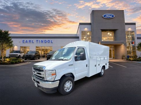 Used 2026 Ford E-350 and Econoline 350 Super Duty w/ Power Equipment Group RWD image 4