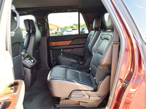 Used 2019 Lincoln Navigator L Reserve AWD/4WD image 20