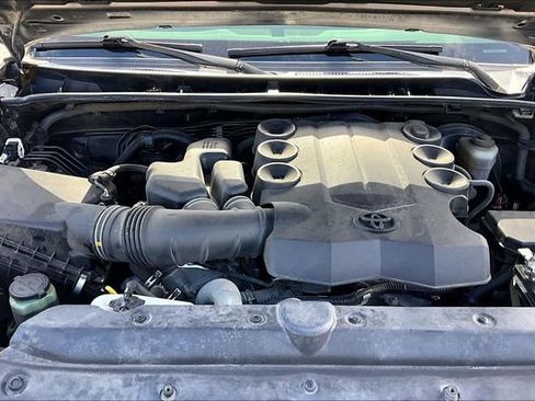 Used 2018 Toyota 4Runner SR5 Premium RWD image 7