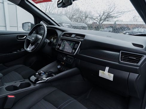 Certified 2024 Nissan Leaf SV Plus image 25