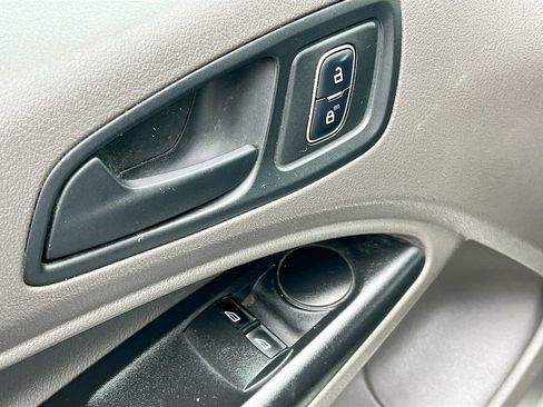 Used 2023 Ford Transit Connect XL image 17