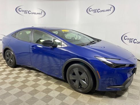 Used 2024 Toyota Prius LE image 1