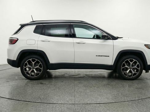 Used 2025 Jeep Compass Limited AWD/4WD image 11