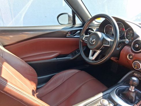 Used 2019 MAZDA MX-5 Miata RF Grand Touring w/ GT-S Package RWD image 20